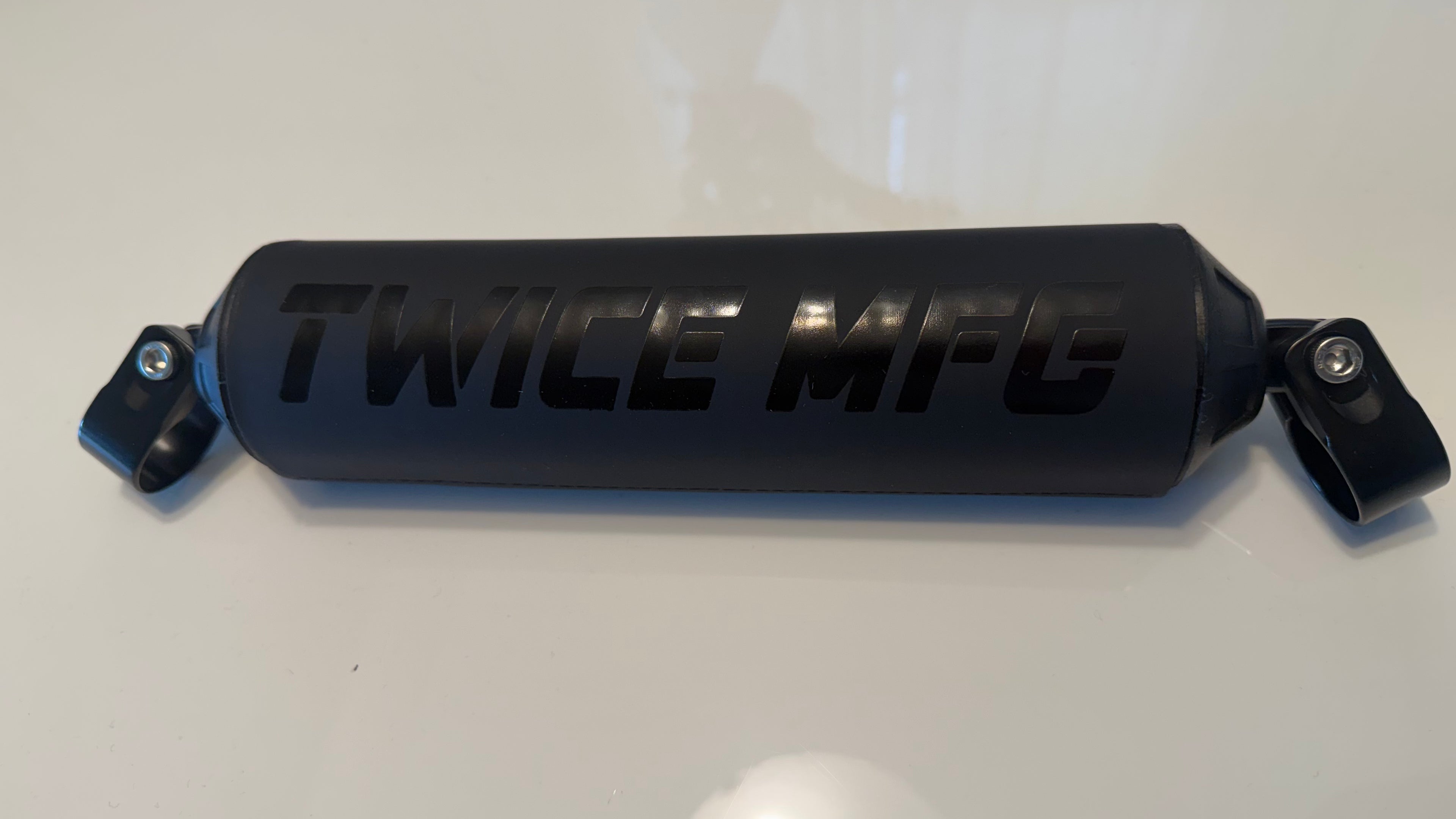 TWICE  - V-Twin Handlebar Crossbar with Clamps